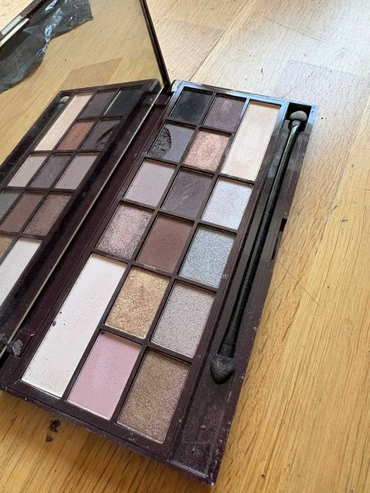 Paletka Death By Chocolate Make Up Revolution Paletka cieni