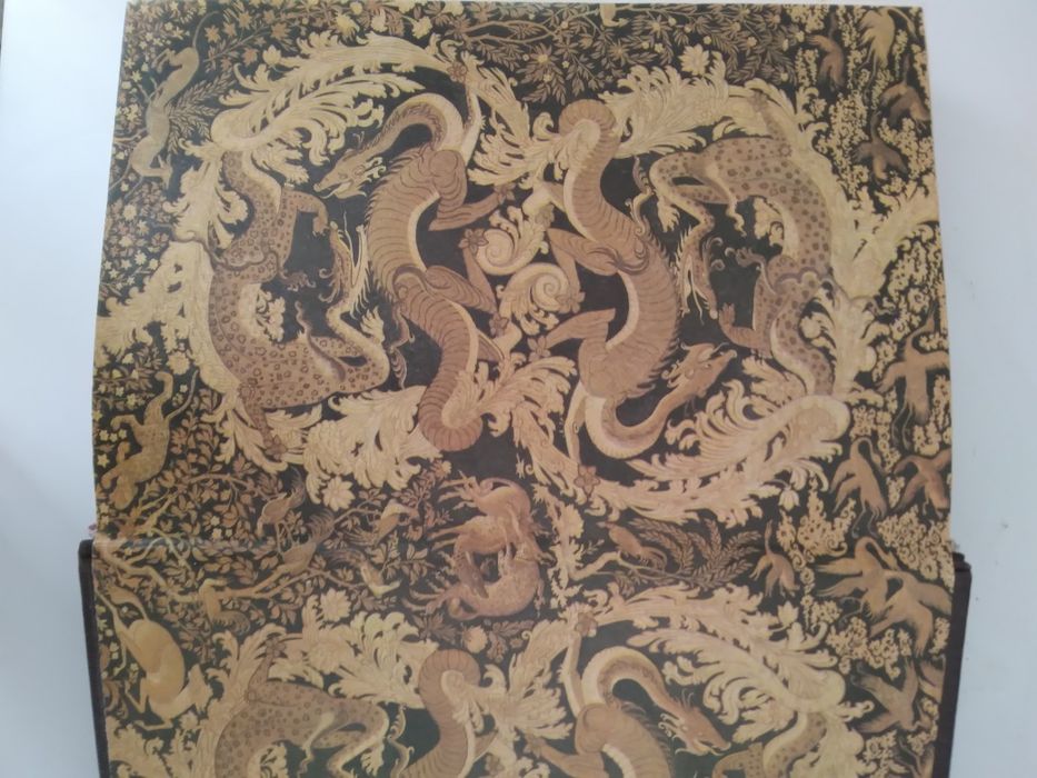 Цікава література  для дітей і дорослих з серії " Библиотека мировой л