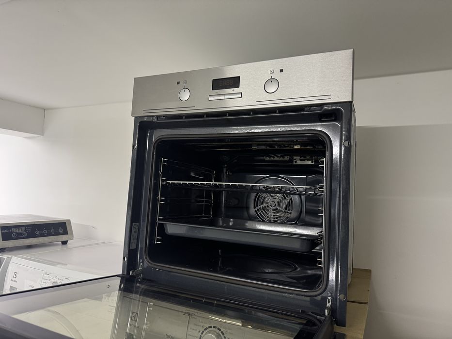 Piekarnik Elektrolux model EOB 3311AOX