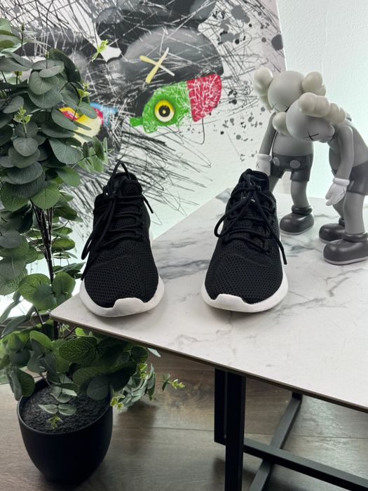 Кросівки Adidas Tubular 42 розмір Е8437