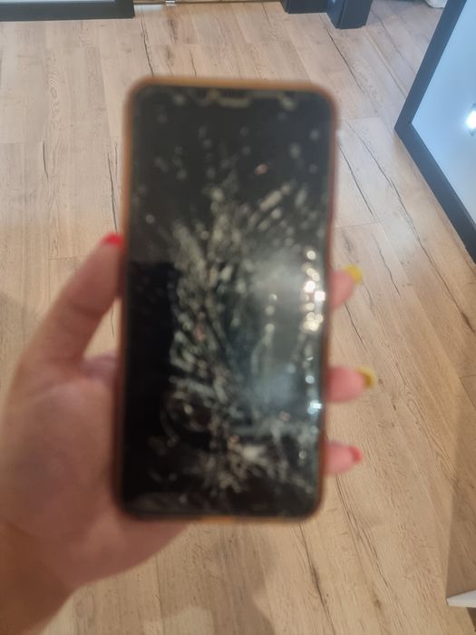 Samsung galaxy j6+ zbity ekran dotyk działa