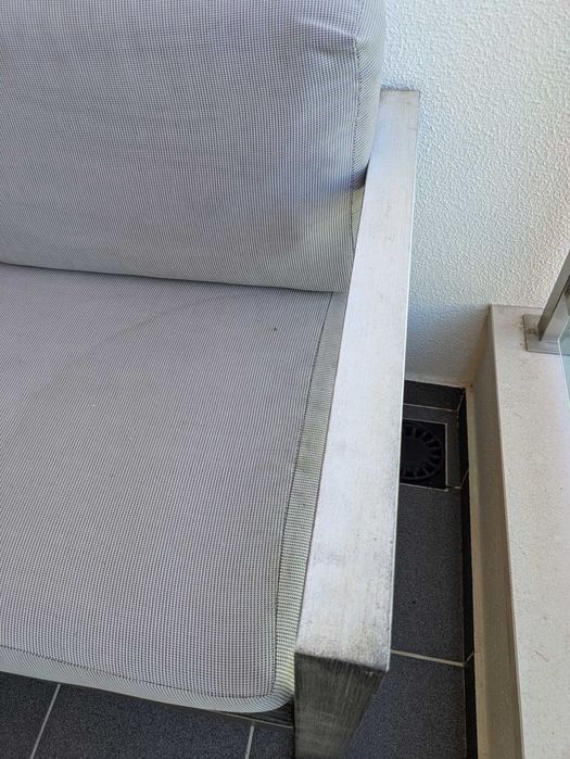 Conjunto de sofás e mesa de exterior