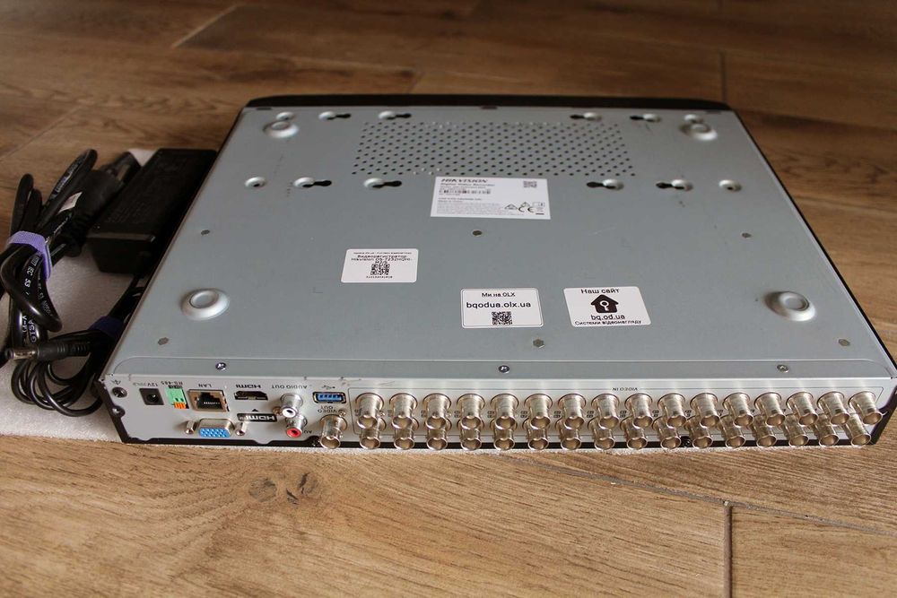 Видеорегистратор Hikvision iDS-7232HQHI-M2/S 16 каналов AcuSense