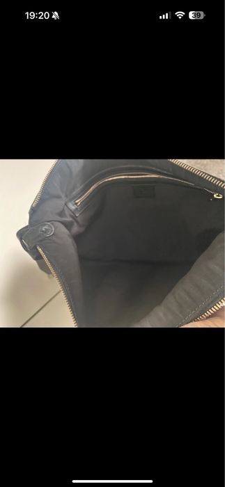 Cartrira tira cole Gucci