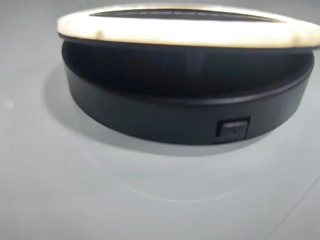 Портативна кільцева лампа Grundig