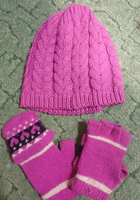 Віддам шапочки на дитину