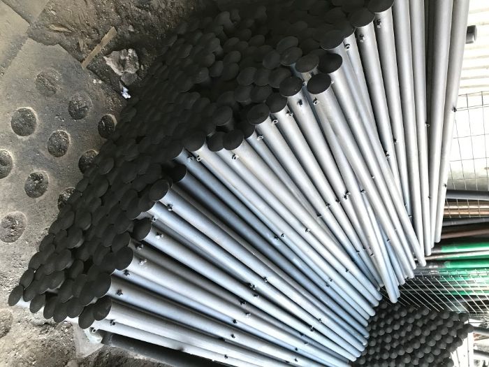 słupek ogrodzeniowy pod siatkę fi 48,3x2,9mm