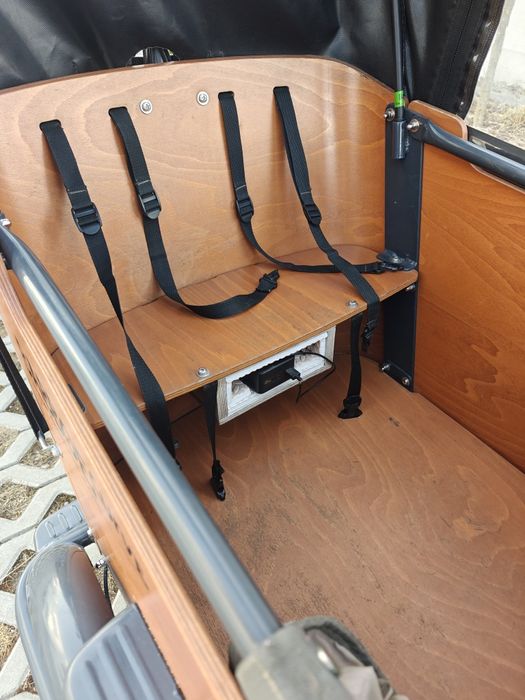 Babboe Curve E elektryczne cargo 4 dzieci – namiot, sakwa,