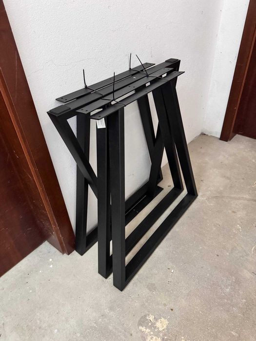 2 Tampos de Mesa em Pinho Maciço 170x70cm + 4 Pernas Metálicas