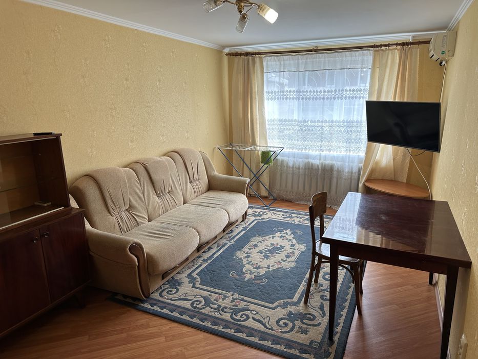 Оренда кімнати для дівчини на Замості, (Некрасова, Центральний ринок)