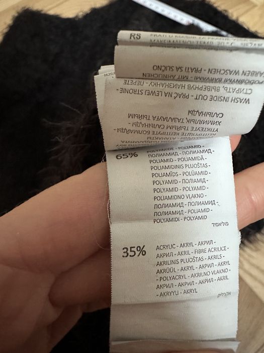 Cieplutki pluszowy sweterek golf Sinsay