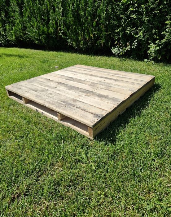 Wytrzymałe palety pełne (podesty)