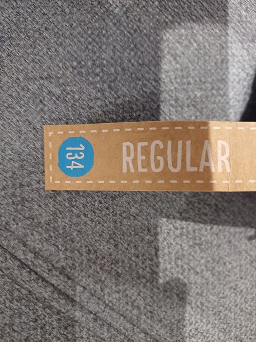 Nowe jeansy chłopięce rozmiar 134