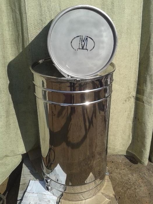 Бочки с крышкой под обручь и горловину из нержавеющей стали 30-1000л