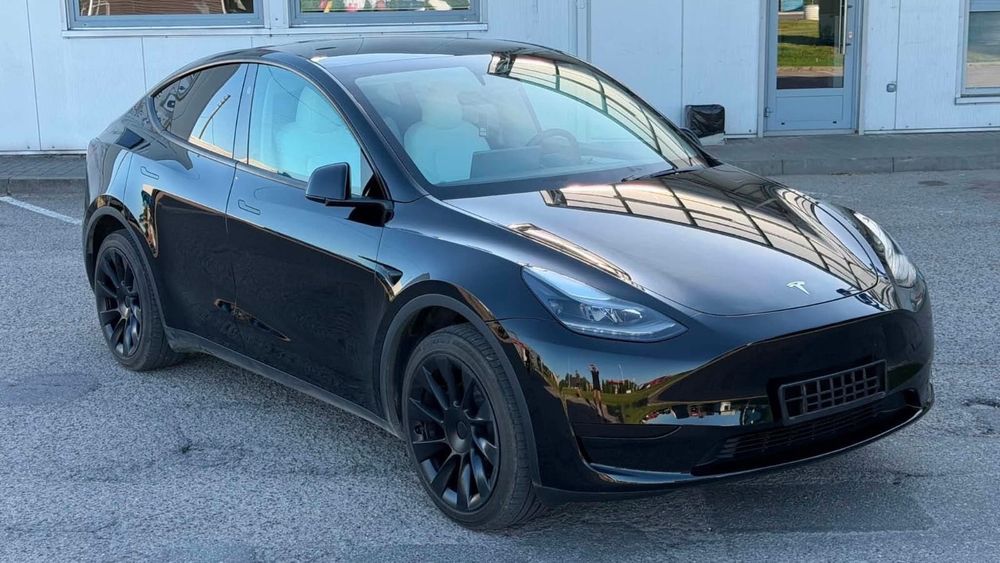 Tesla Model Y — fotografia 2