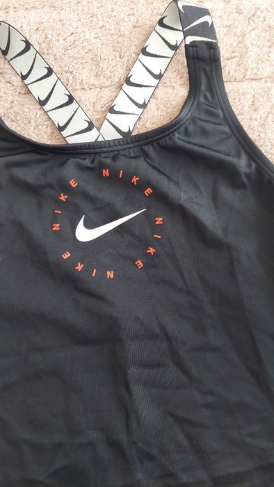 Kostium nike w kolorze czarnym