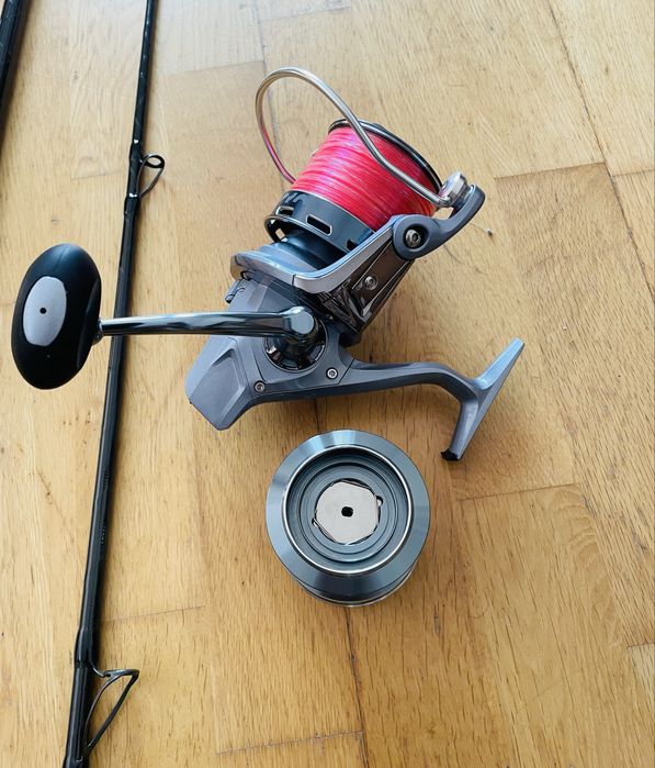Conjunto Cana de pesca Barros Jumper e Carreto Surfcasting Caperlan Symbios como novos