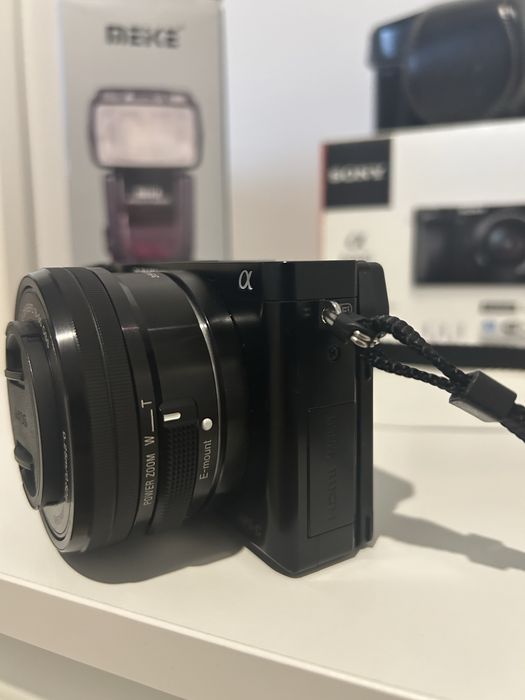 Sony a6000 + dodatki + lampa