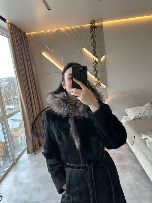 Натуральна шуба з гладкошерстої кози та чорнобурки