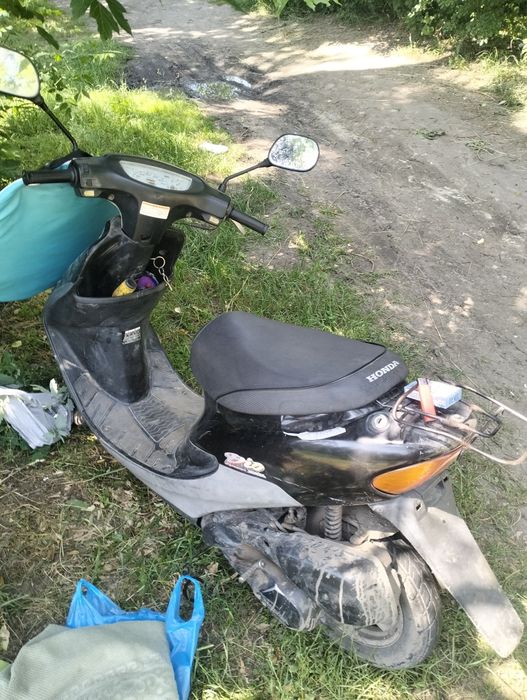 Хонда діо 34 на впевненому ходу