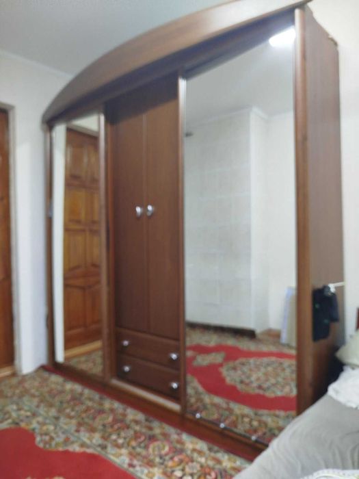 шафа для спальної або вітальної кімнати