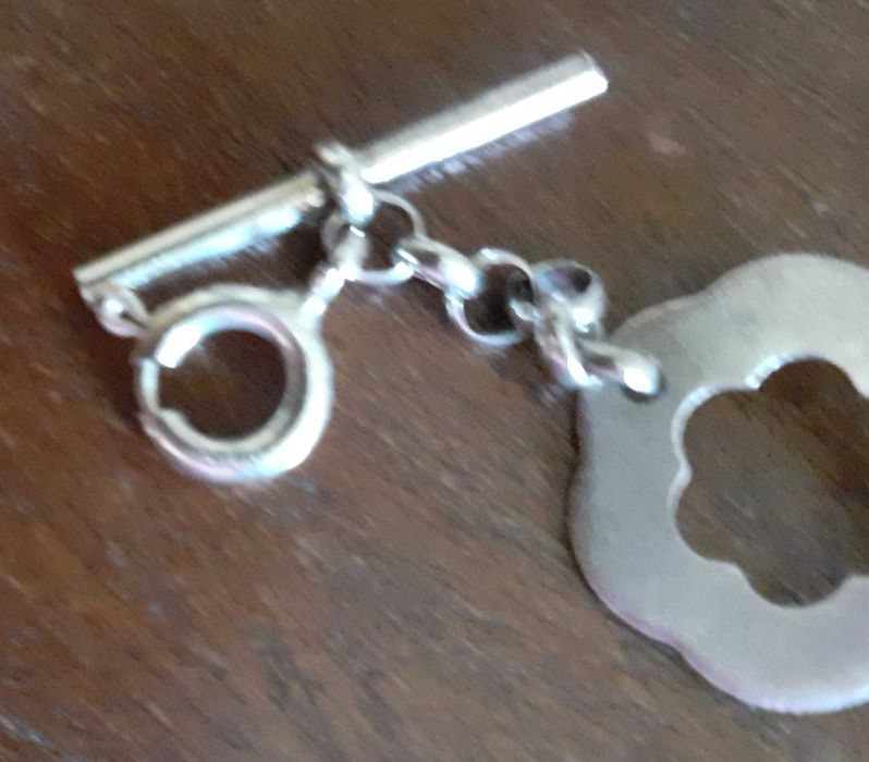 Pulseira em prata com contraste