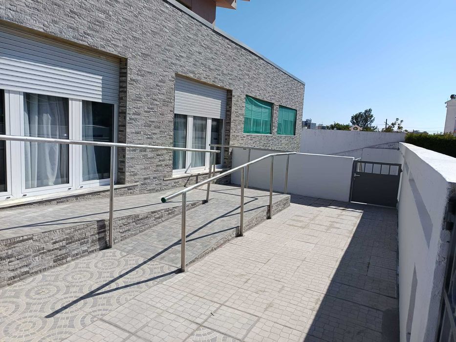Vaga para Idoso(a) Lar de Idosos LAVRADIO/BARREIRO