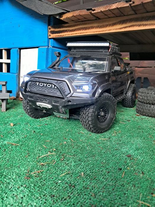 Element Enduro Knightrunner Toyota Tacoma Pickup RC 1/10 Crawler/Trail