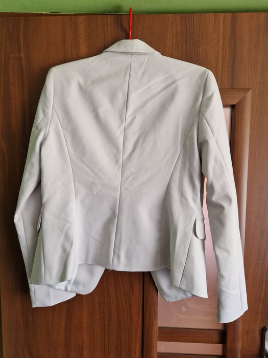 Garnitur damski jasno szary (żakiet 42 + spodnie 38)