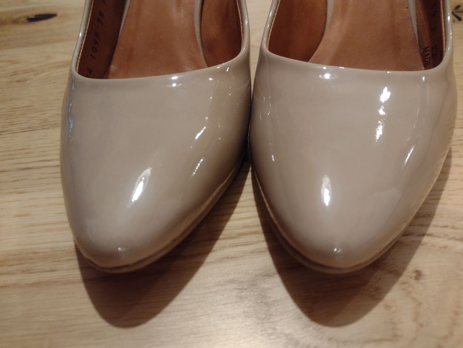 Ryłko buty beżowe skóra lakierowana 39, 8cm 1zl InPost teraz!obcas