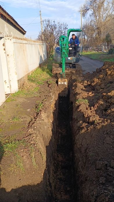 Послуги міні екскаватора  будівельні послуги прокладка труб кабель 

Ш