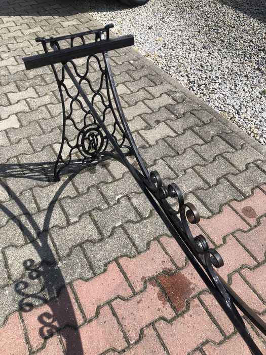 Podstawa pod  stol  ogrodoey