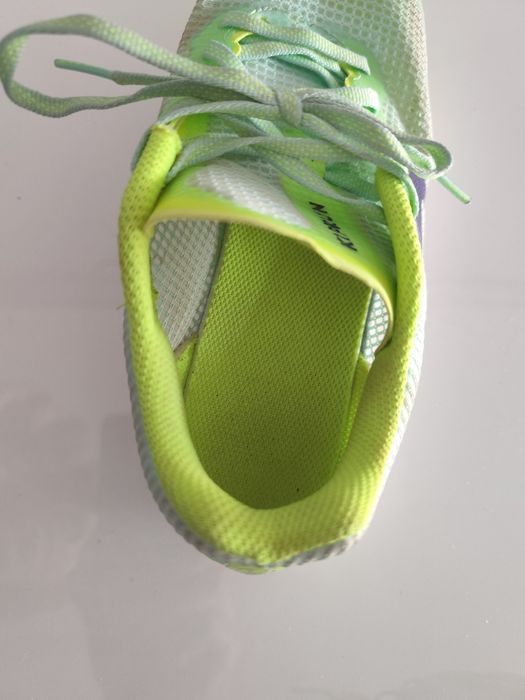 Sapatilhas de Bicos KipRun (Tam. 40)