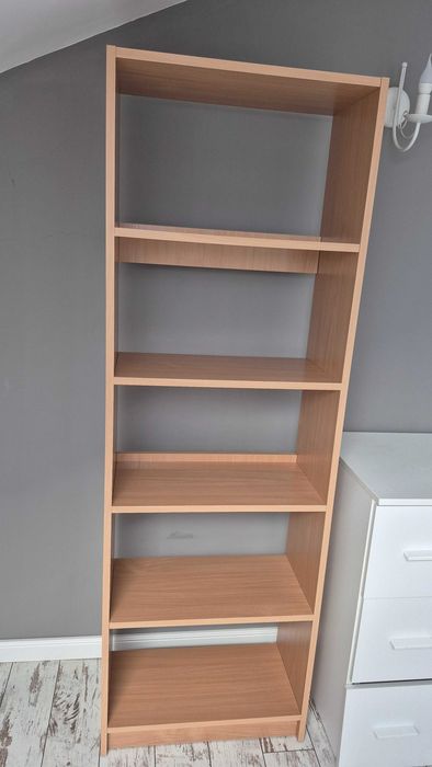 Sprzedam regał na książki- PILNE!