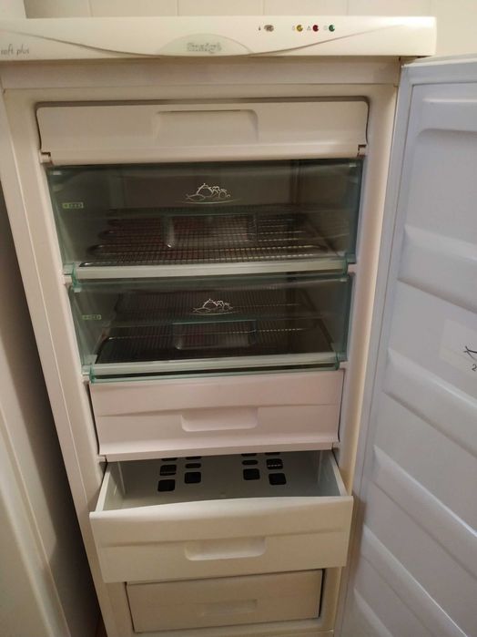 Морозильна камера Snaige F245-1704