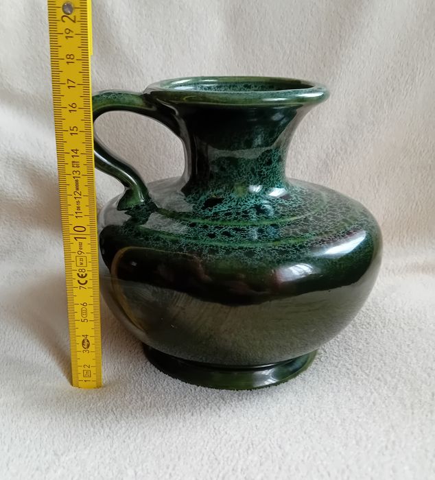 Ceramiczny zielony wazon