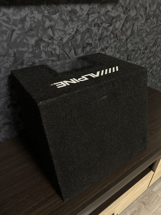 Корпусний сабвуфер Alpine SBG-1224BP з посилювачем і проводкою