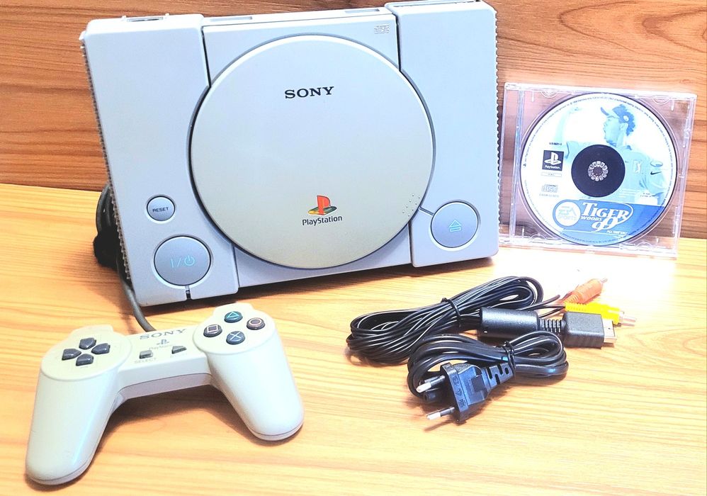 Zestaw Konsola Sony PlayStation PSX + PAD+ Gra + okablowanie