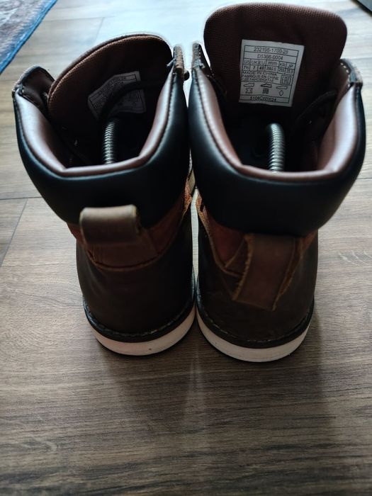 Skórzane buty Levi's