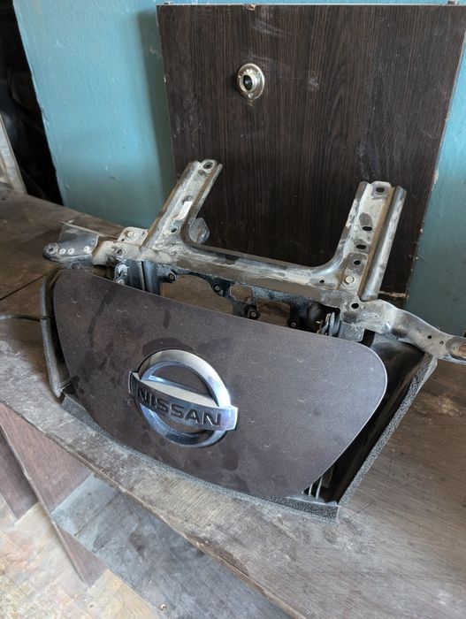 Крышка Лючек Nissan Leaf