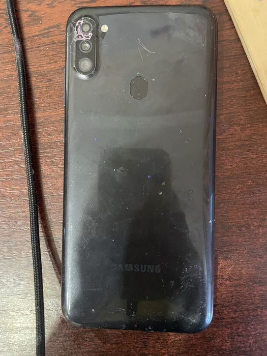 Продам samsung galaxy A11 (не робочий)