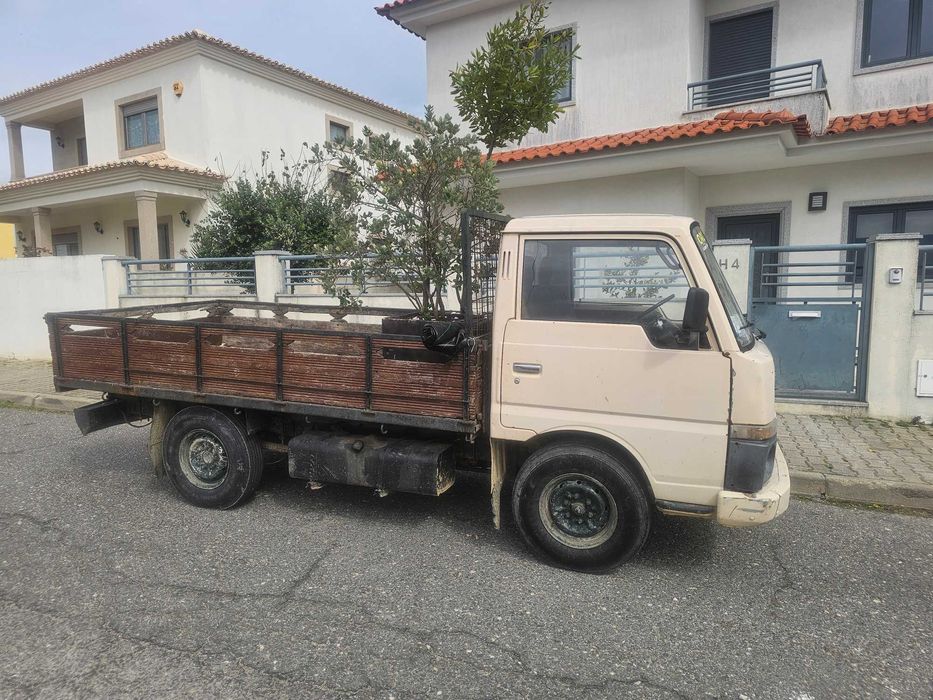 Nissan cabstar. Com 215 mil