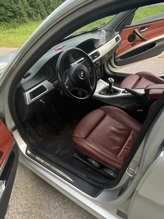 BMW E90 318i 2.0 benzyna 2010rok