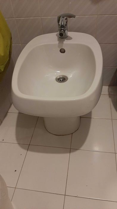 Bidé usado branco