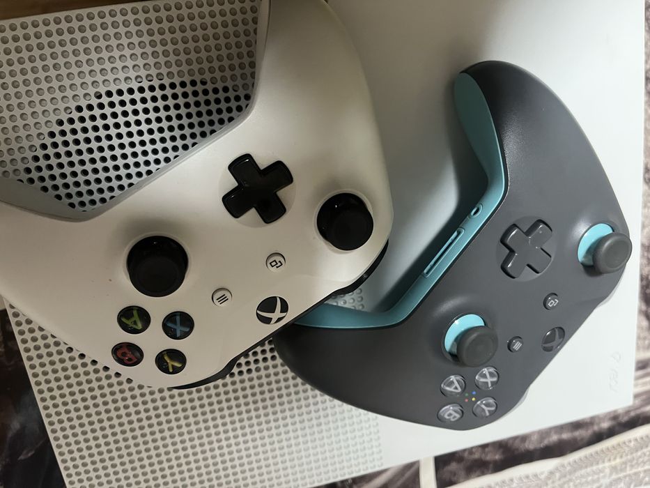 Продам  Xbox one s 1 T