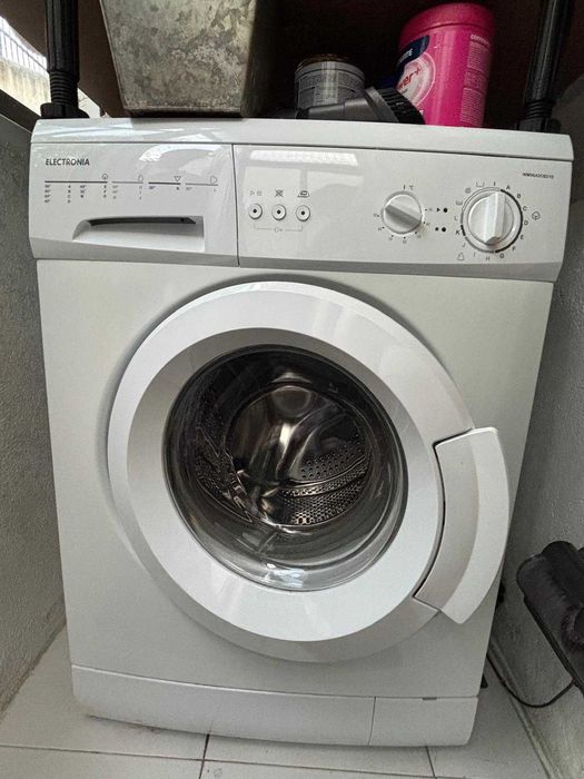 Máquina de lavar a roupa Electronia