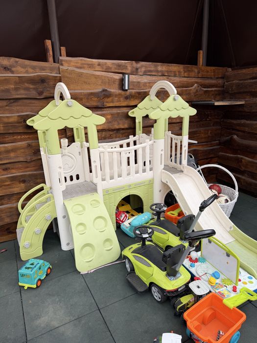 Детская площадка. Детский городок. Детская горка.