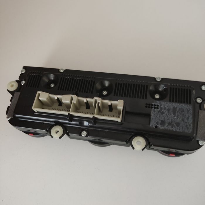 Panel klimatronic Golf 19TDI 105 koni BKC