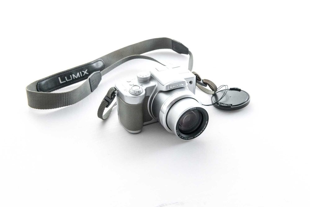 Aparat cyfrowy Panasonic LUMIX FZ-4 | komplet