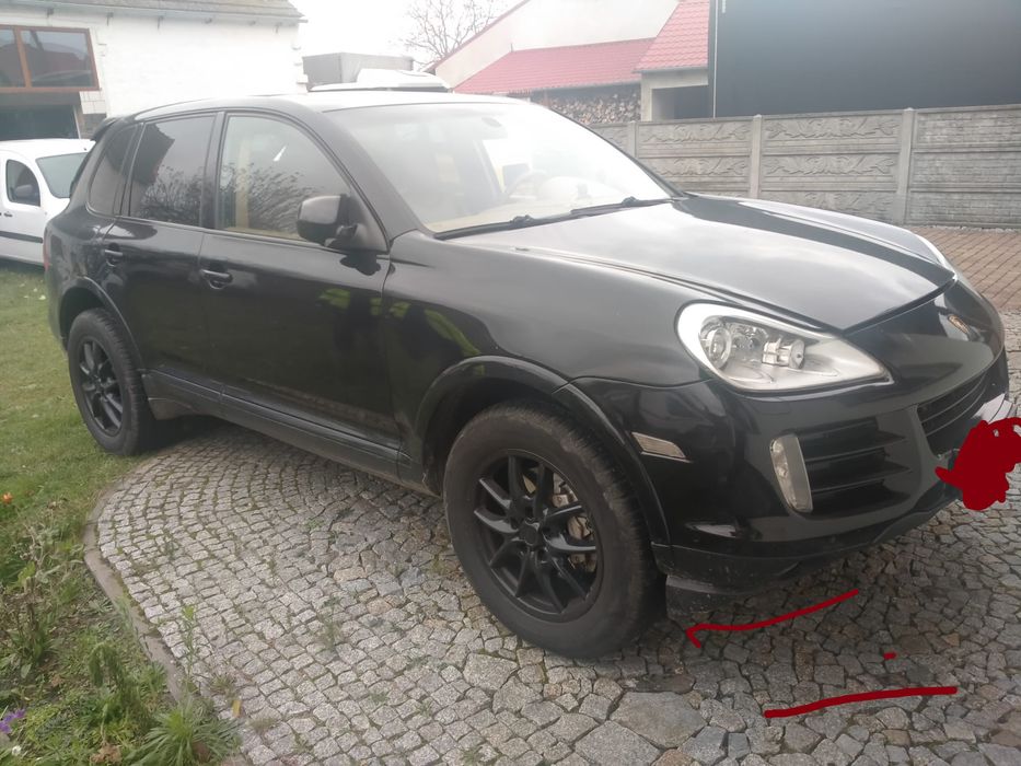 Porsche Cayenne s  4,8   400 koni